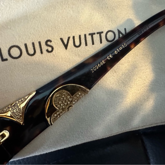 LOUIS VUITTON Iris Sunglasses Brown main image 10